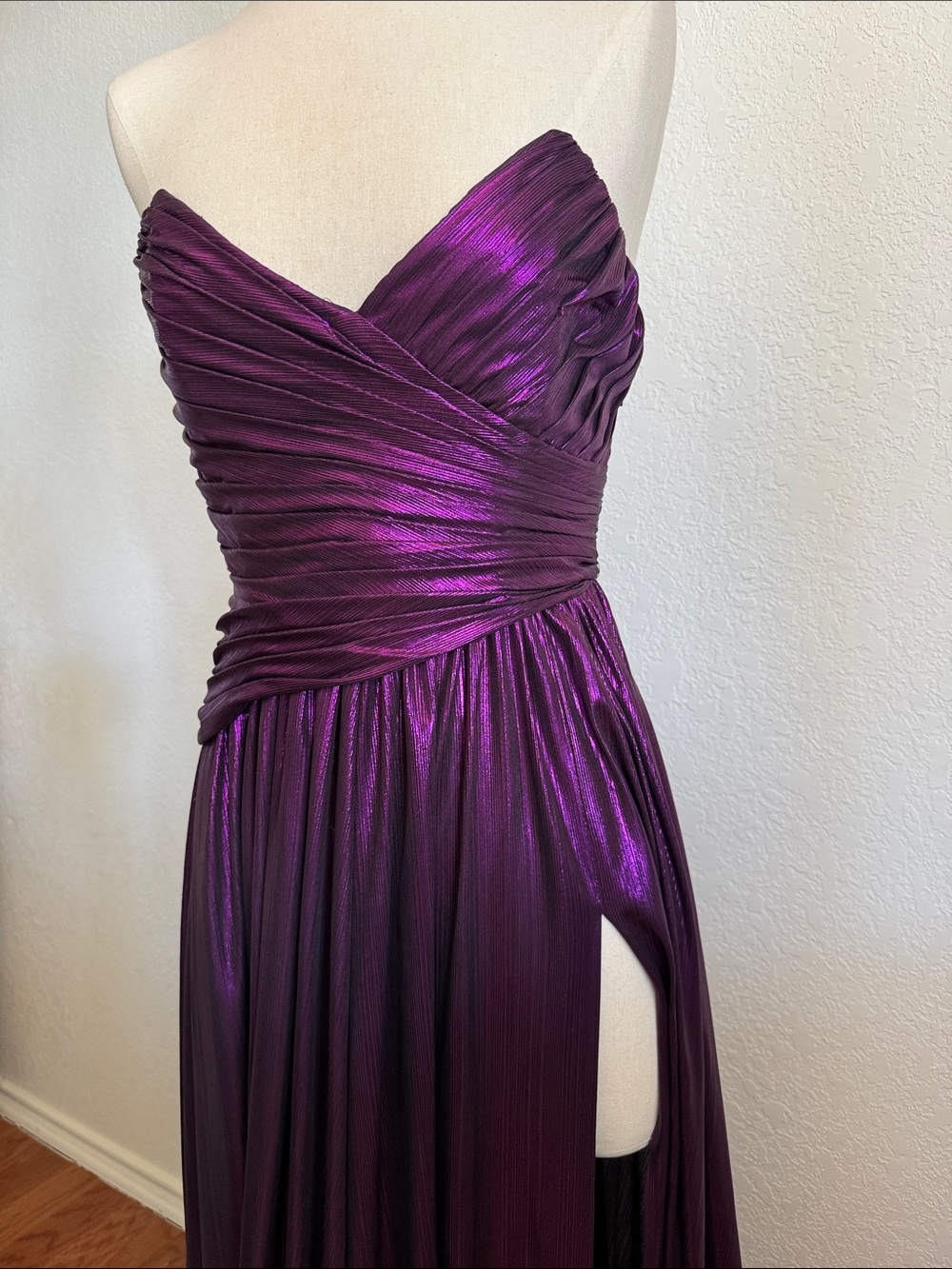 Retrofête Waldorf Formal Strapless Gown in Metallic Purple - size Small - Picture 5 of 8